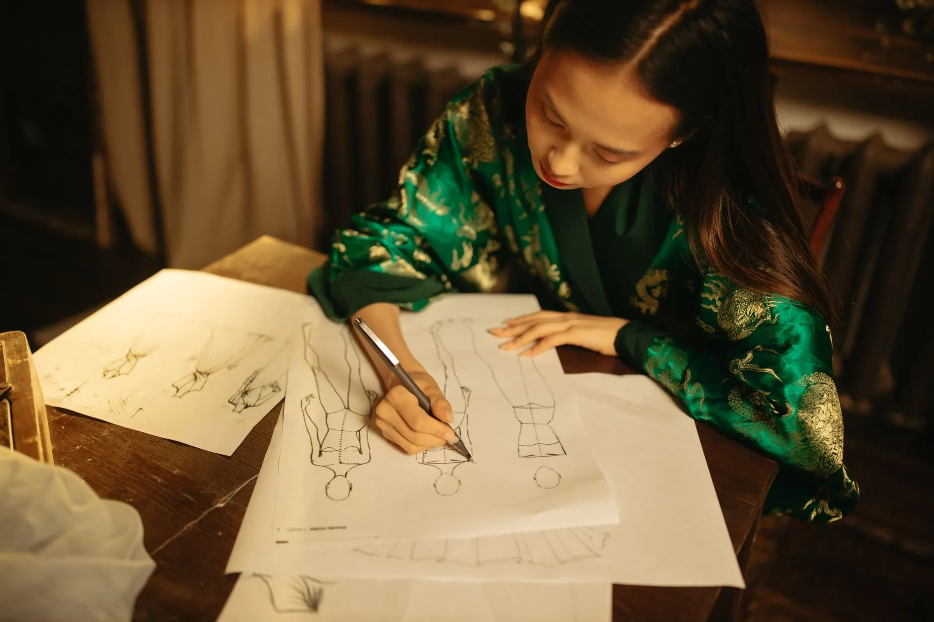 呼叫中心话务台硬件选型指南：如何搭配客服耳机与拨号器提升效率