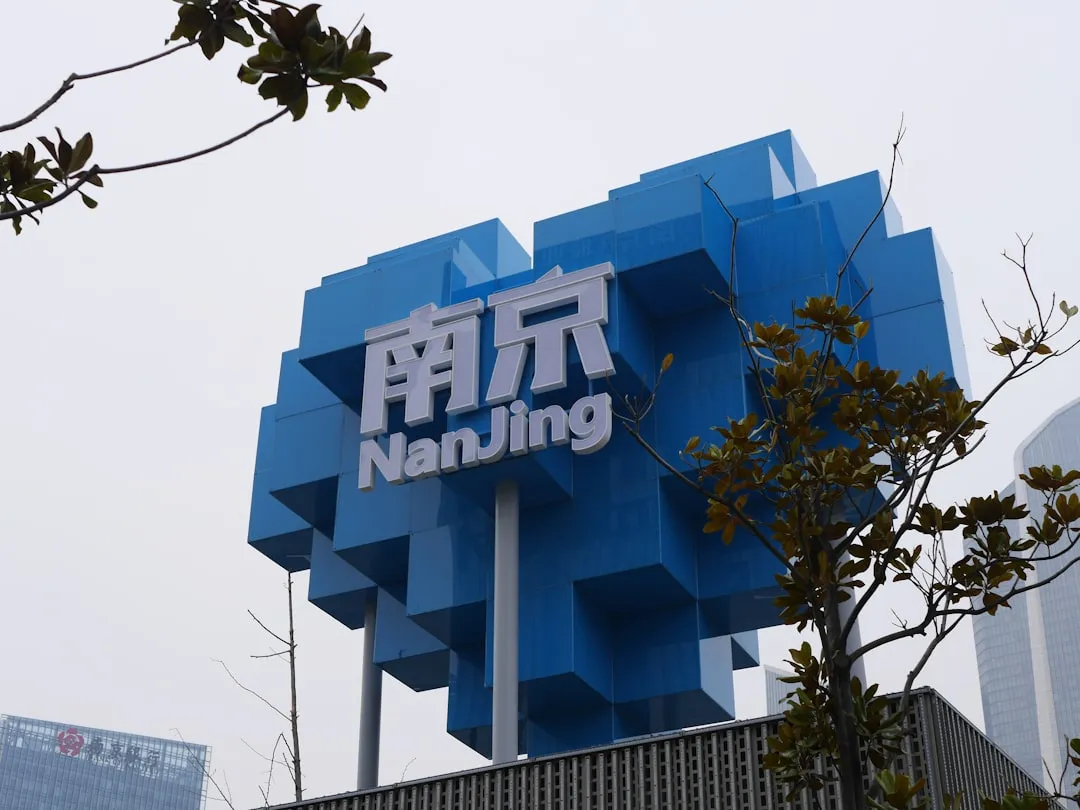 呼叫中心话务台升级：广州企业如何选配客服耳机与录音设备